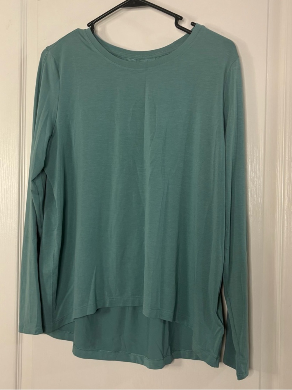 Athleta Seafoam Green Long Sleeve Relaxed Crew Tee